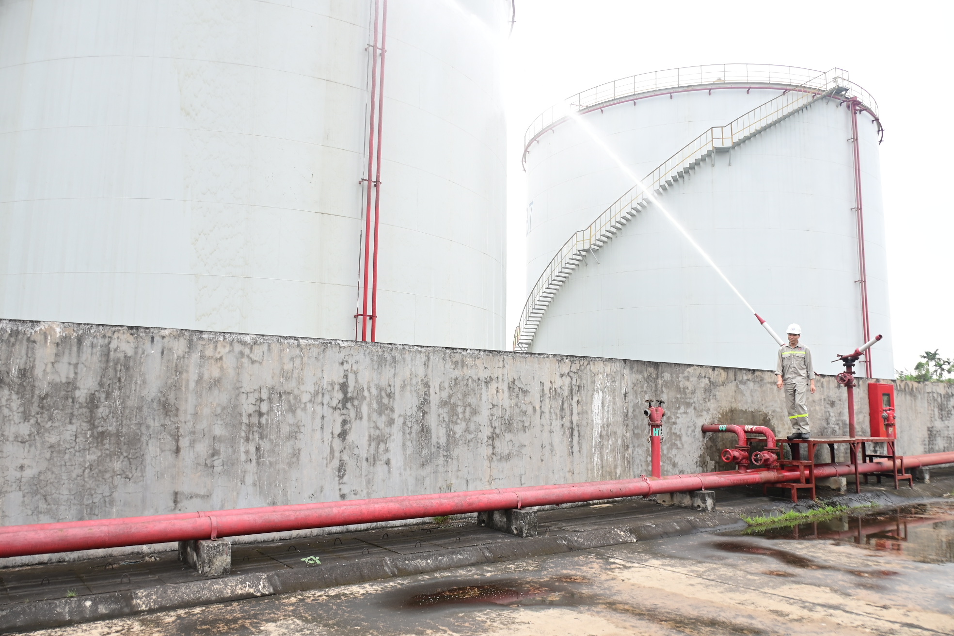 Ban hành Thông tư số 103/2025/TT-BCA ngày 04/11/2025 ban hành Quy chuẩn kỹ thuật quốc gia về trang bị, bố trí phương tiện phòng cháy, chữa cháy, cứu nạn, cứu hộ cho nhà và công trình